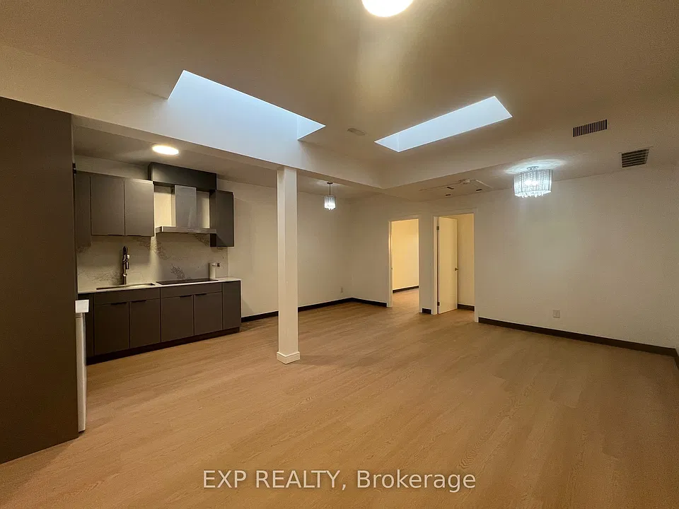 268 Ottawa St N #5