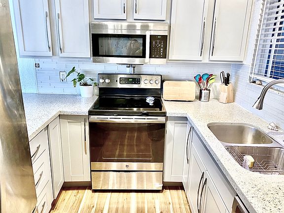 2nd image of 3265 Ocean View Blvd Unit 3
