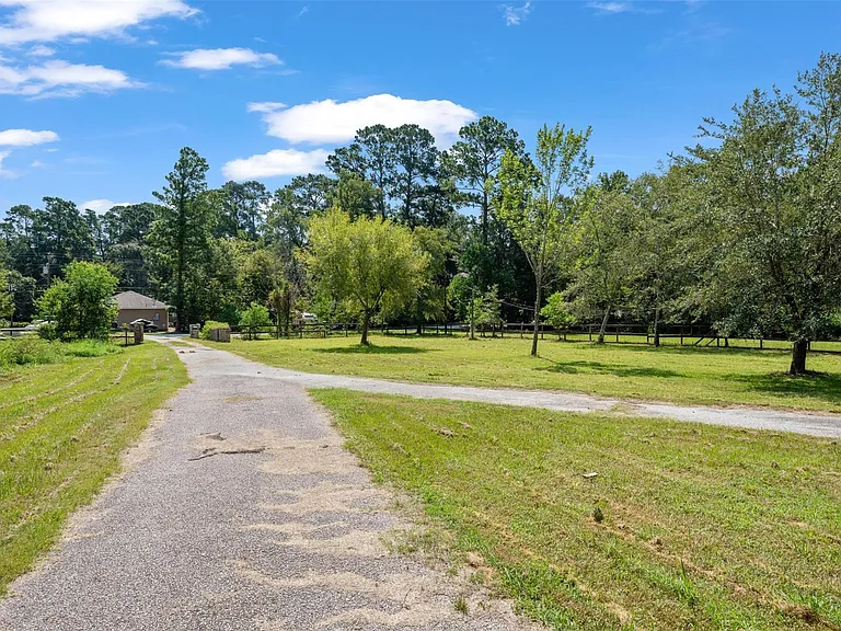 714 Shawnee Dr — Photo 6