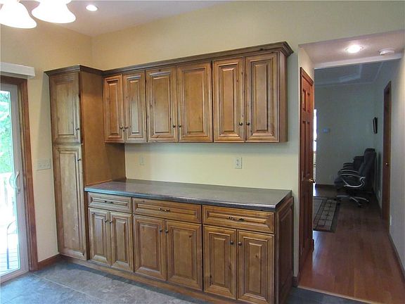 5th image of 1031 S 15th St