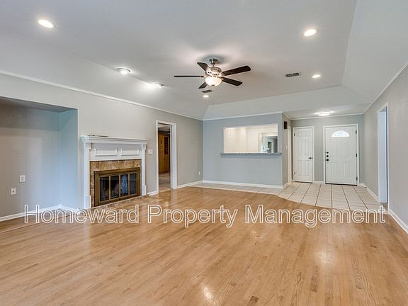 4th image of 1119 Wilshire Dr