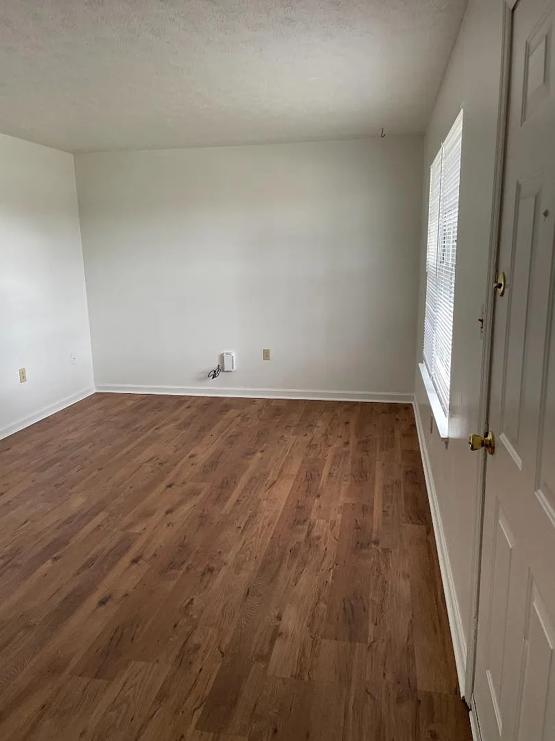 Unit Photo - 98 Andrea Dr #1020