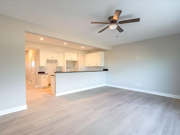3rd image of 313 Robert M Green Blvd