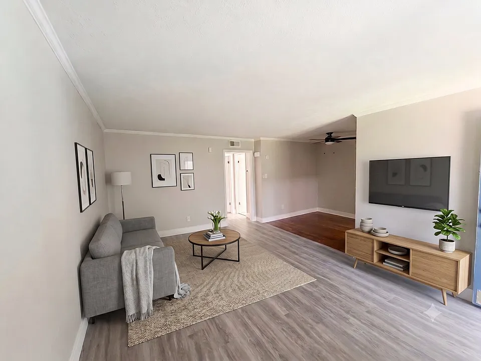 3921 Inwood Rd #2015
