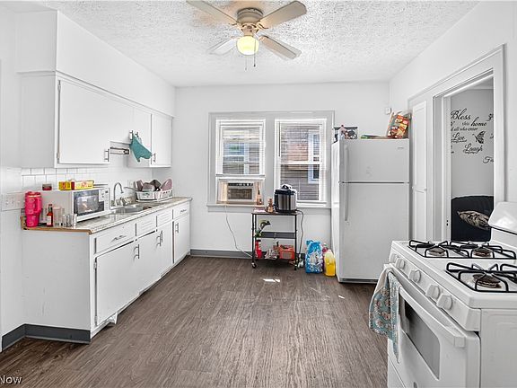 3rd image of 4067 E 143rd St