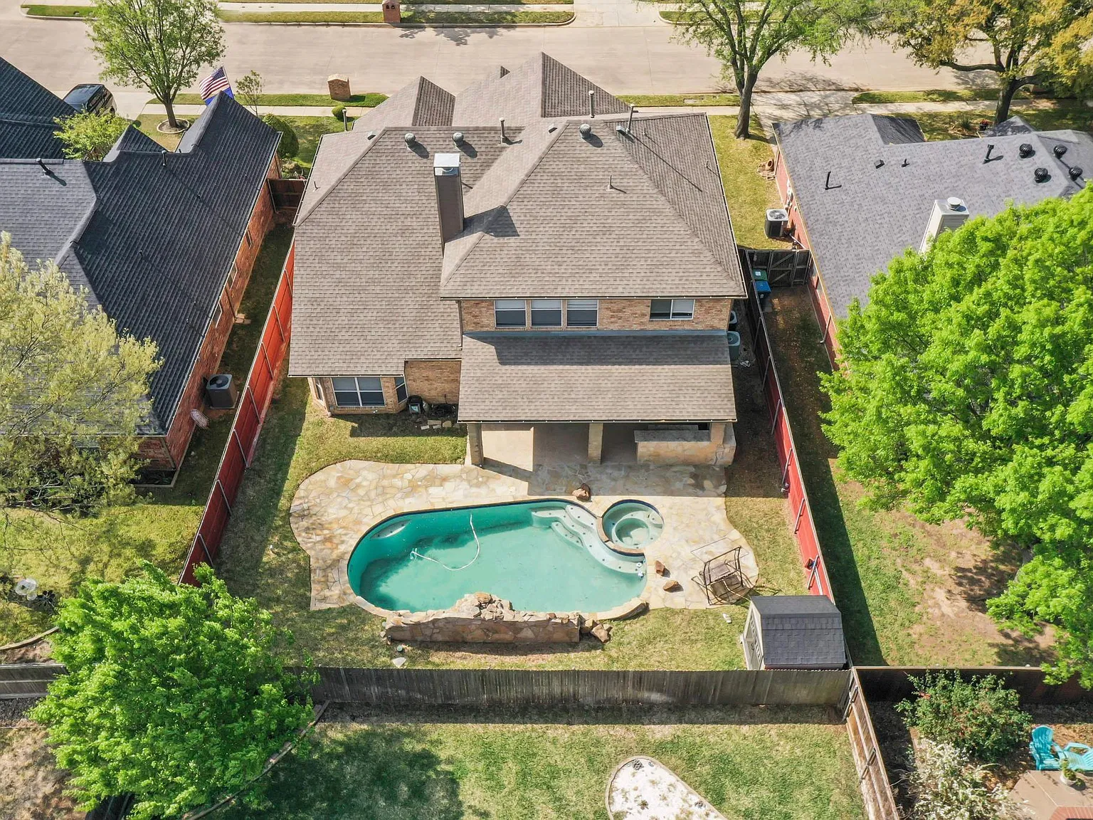 2700 Timberwood Dr — Photo 3