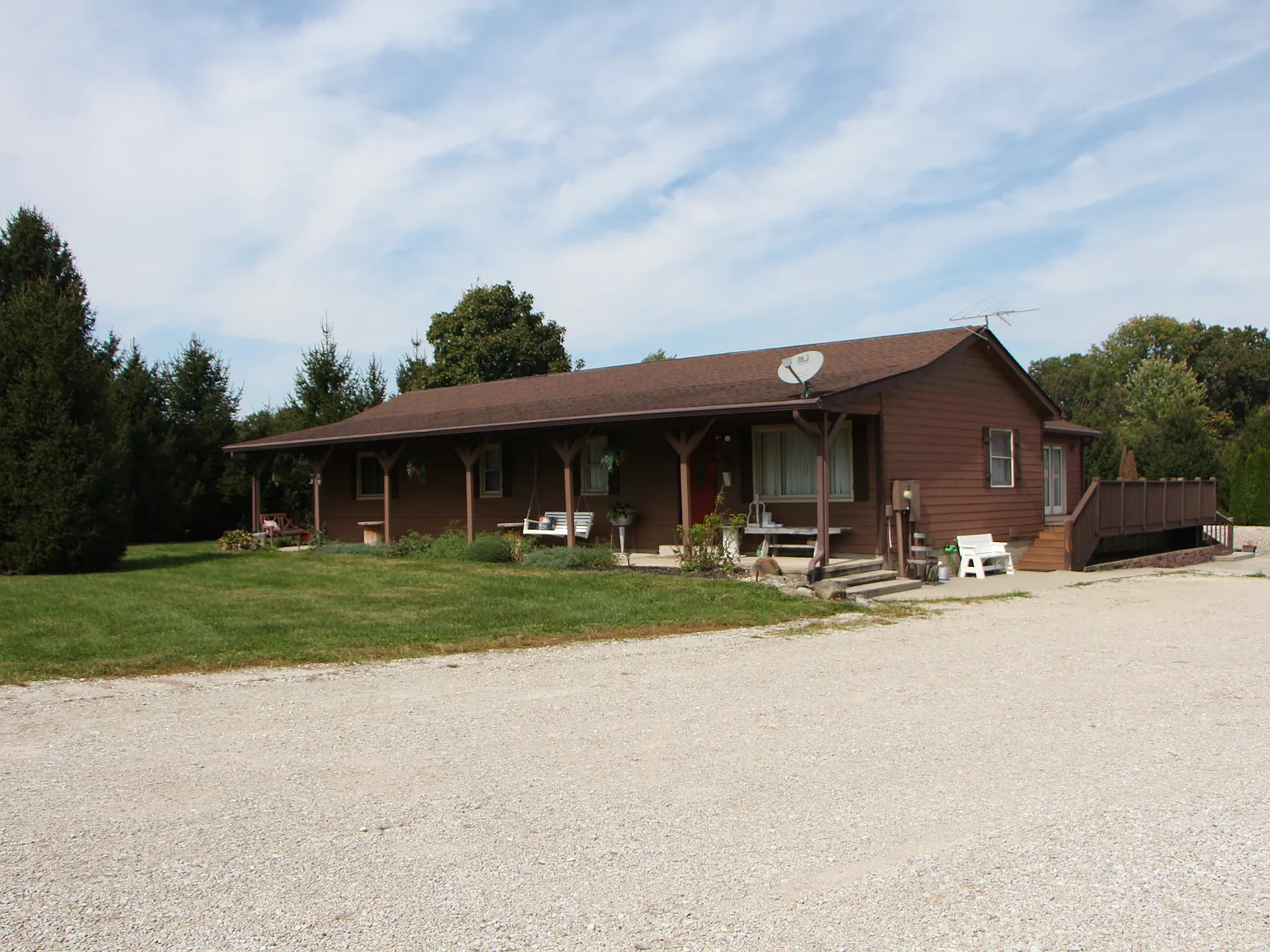 5 bed, 2.5 bath, 2160 sqft, $3,500 — Photo 1