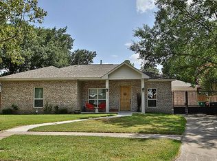 5767 Braesheather Dr, Houston, TX 77096