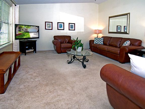 5th image of 338 S McKinley Ct