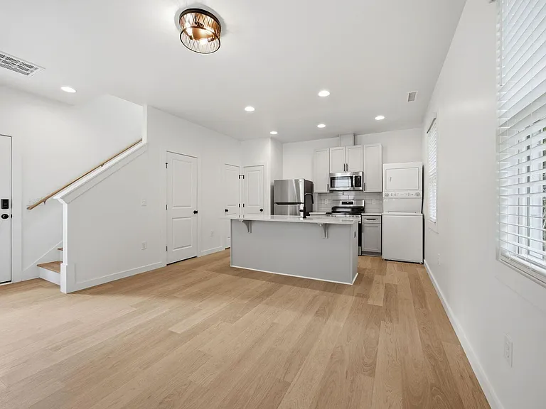 2811 Wilcox Pl — Photo 15