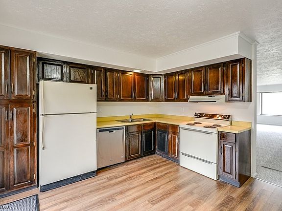 5th image of 7360 Trailside Dr #C