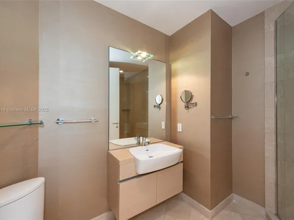 200 Biscayne Boulevard Way APT 5101, Miami, FL 33131
