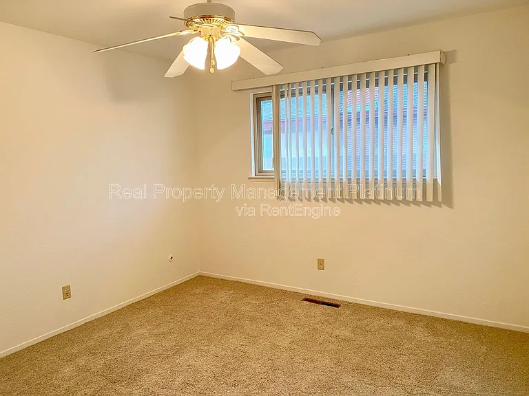 1055 W Fremont Ave — Photo 18