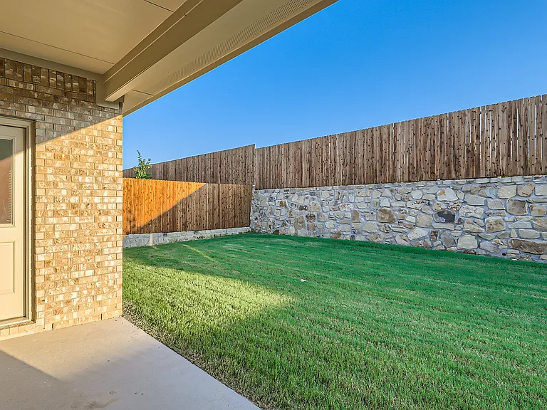 1205 Gladespring Ln — Photo 2
