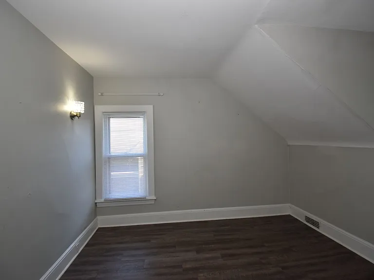 116 N Notre Dame Ave — Photo 13