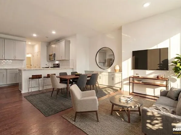 70 Leahy Dr, Wood Ridge, NJ 07075