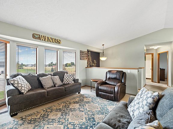 3rd image of 605 S Beige Ln