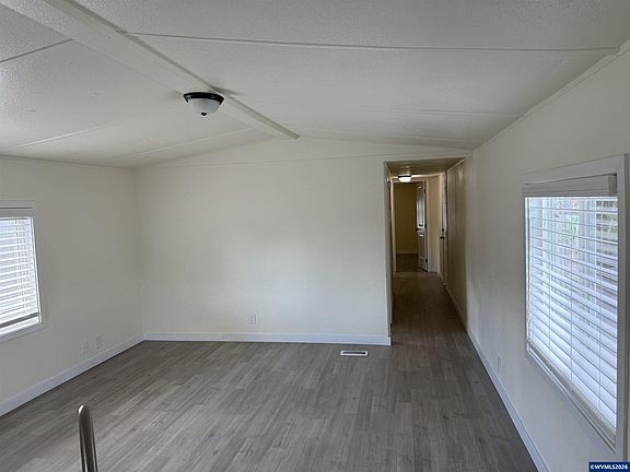 5th image of 2031 Kennedy Cir NE #29