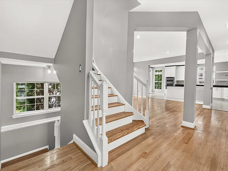 6455 Saddlebrook Ln — Photo 23