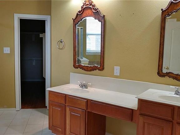5th image of 1309 Butterfly Ln