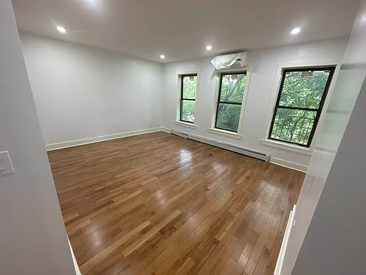 Rented by Maccabee 1 Realty Corp | media 29