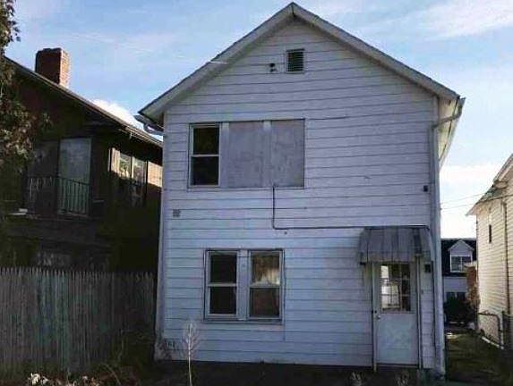 2nd image of 240 E Broad St