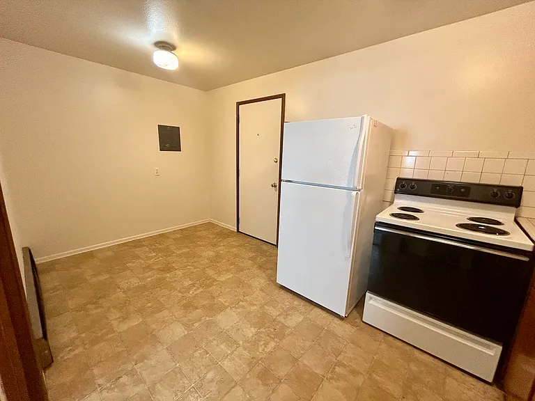 3925 Whitman Ave N #4X — Photo 3