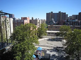 42 Clinton Street in Lower East Side