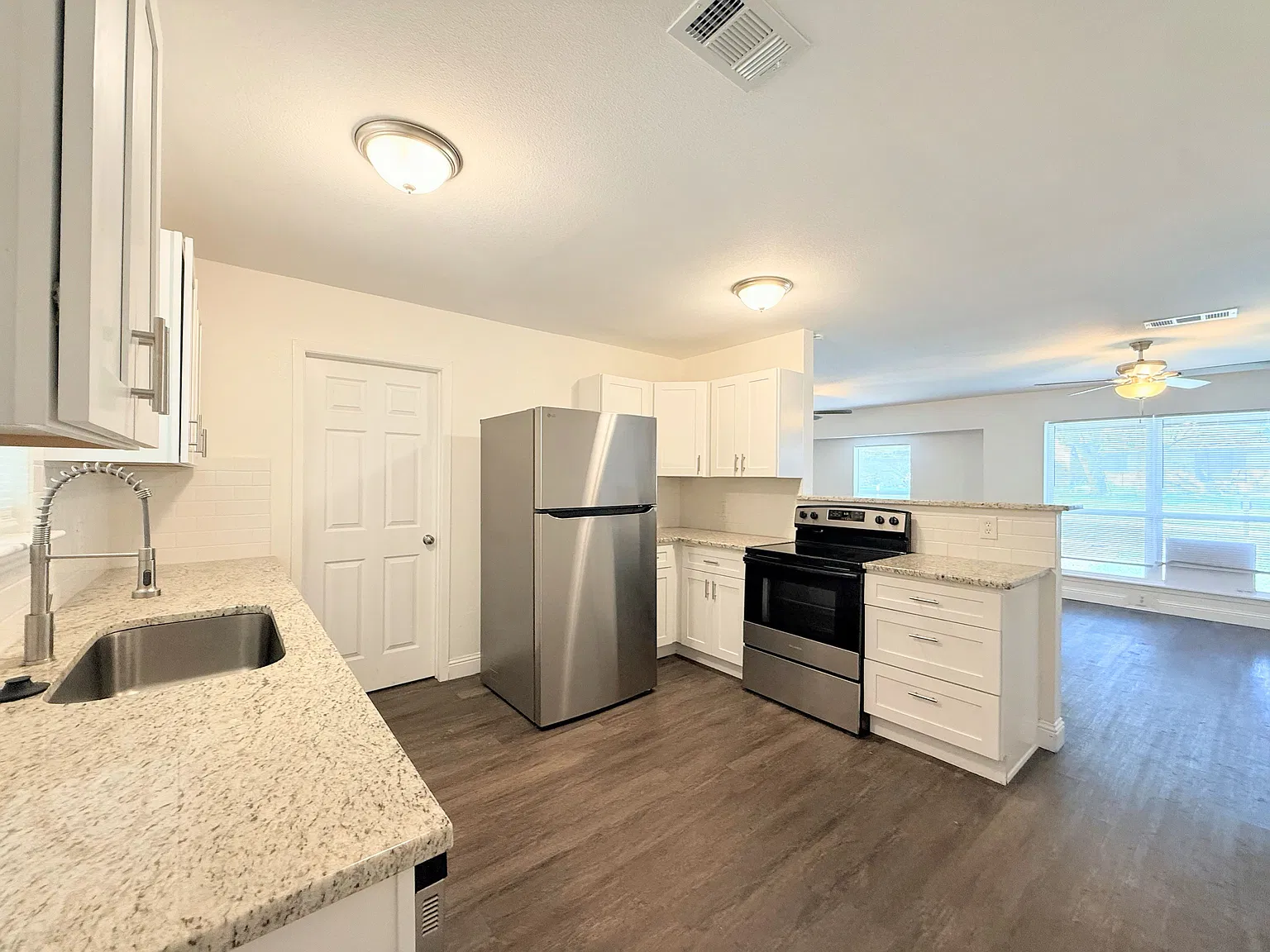 3 bed, 1347 sqft, $1,695 — Photo 4