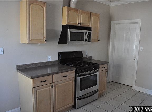 3rd image of 1446 Douglas Ave