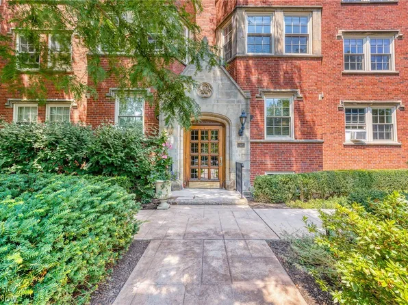 13605 Shaker Blvd APT 2B, Cleveland, OH 44120