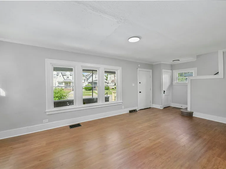 1329 Shenandoah Rd — Photo 7