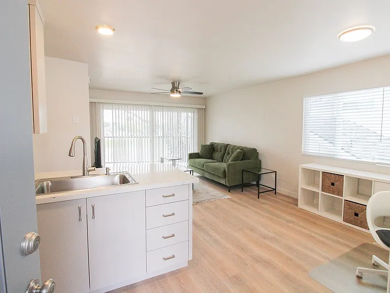 1247 Murray St #4 — Photo 2