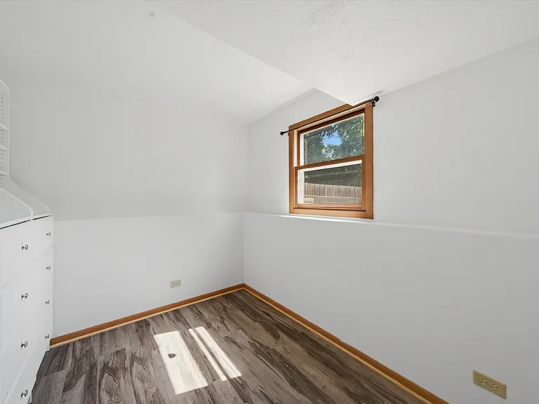 3003 Gilboa Ave — Photo 17