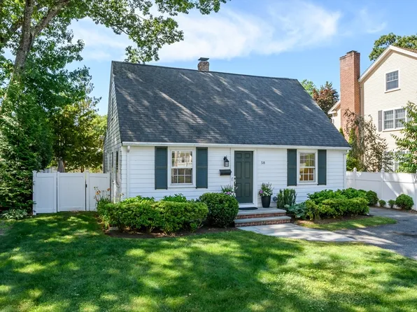 58 Manor Ave, Wellesley, MA 02482