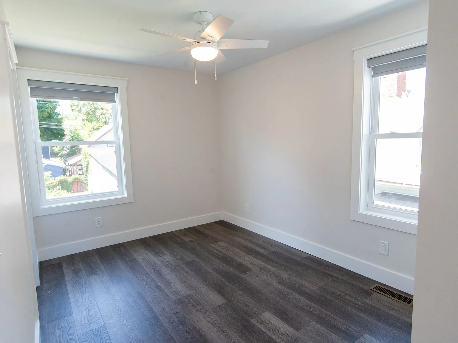 2 bed, 2.5 bath, 1050 sqft, $3,200 — Photo 3