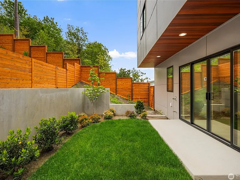 5248 23rd Ave SW — Photo 3