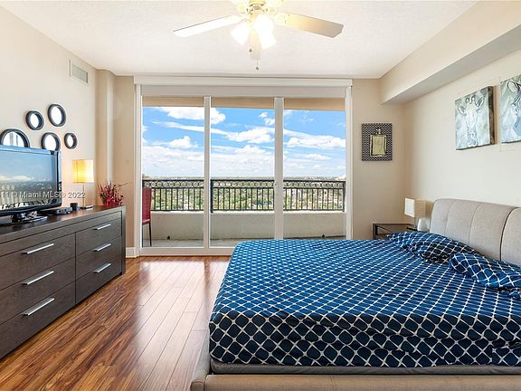 5th image of 3232 Coral Way APT 1806