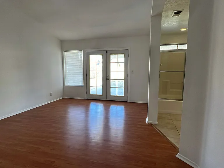 2121 Beechwood St — Photo 22