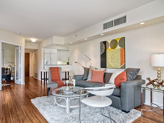 4th image of 500 W Harbor Dr Unit 509