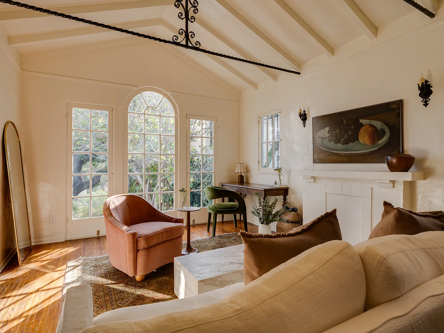 1 bed, $3,000 — Photo 1