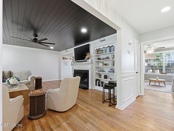 4th image of 1244 GLENGARRY Road