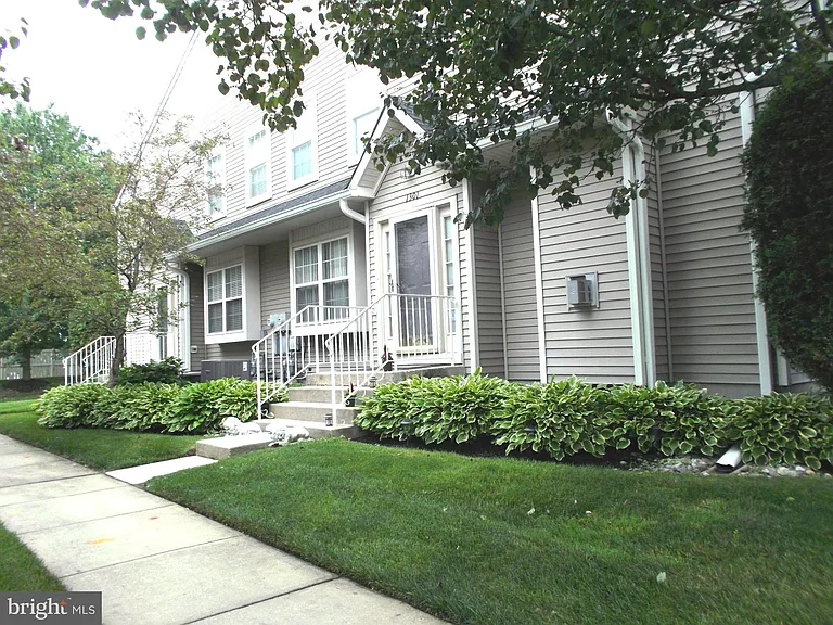 1301 Coventry Way — Photo 12