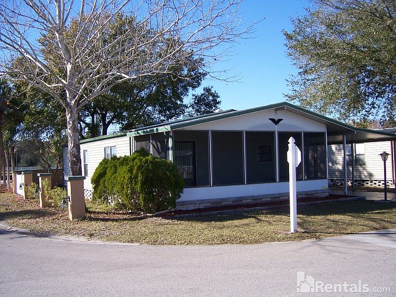 1st image of 11 Imperial Dr W