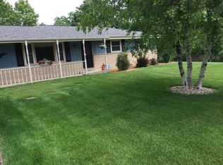 21430 Belgren Rd, Waukesha, WI 53186