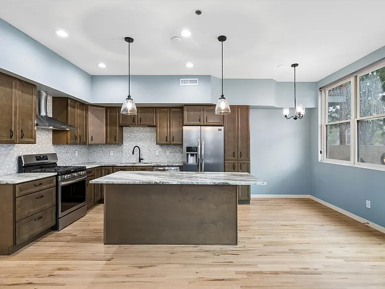 225 N Lincoln St #6 — Photo 20