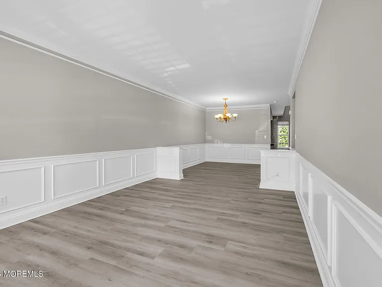 30 Brookfield Dr — Photo 2