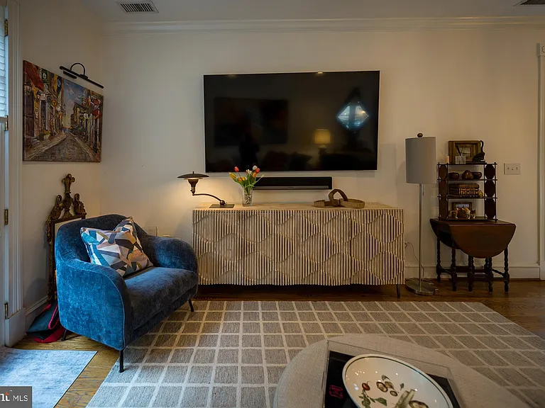 219 S Royal St — Photo 14