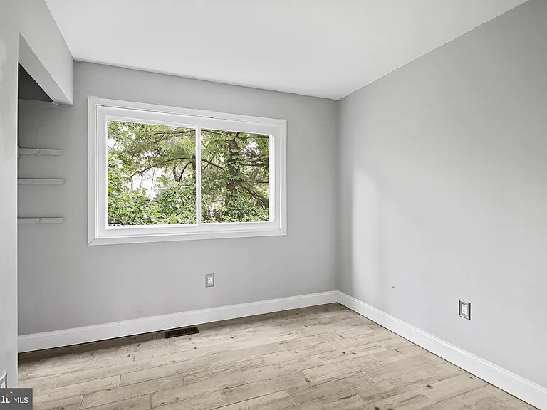 511 Avondale Dr — Photo 42