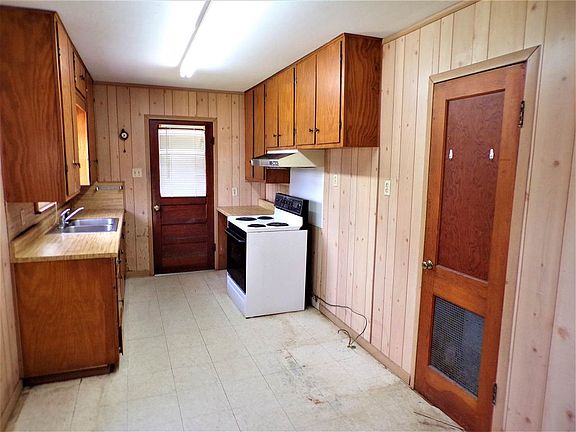 5th image of 1100 E Wallace St